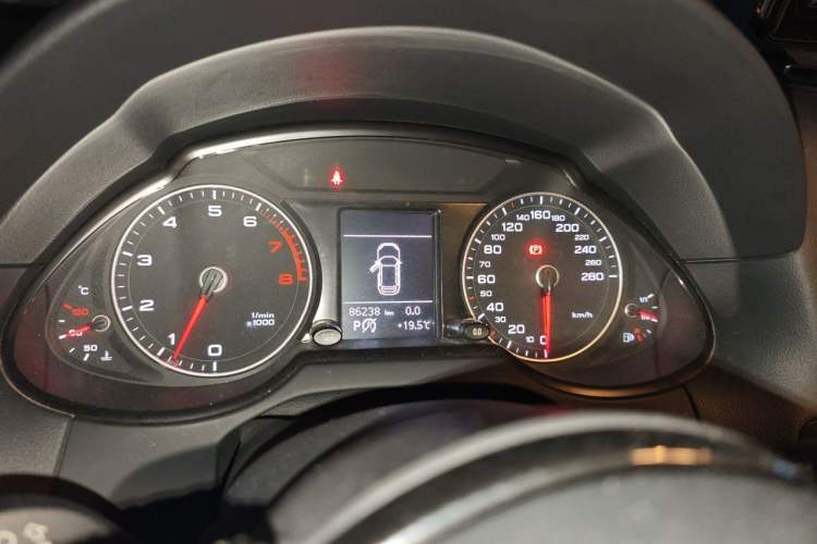 Used Audi Q5 2015 40 TFSI Technology Edition Instrument Cluster
