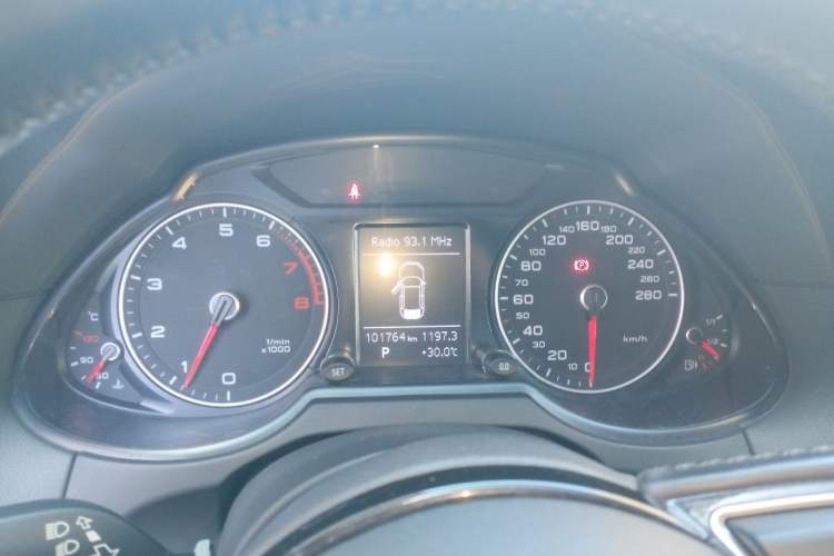 Used Audi Q5 2015 40 TFSI Technology Edition Instrument Cluster
