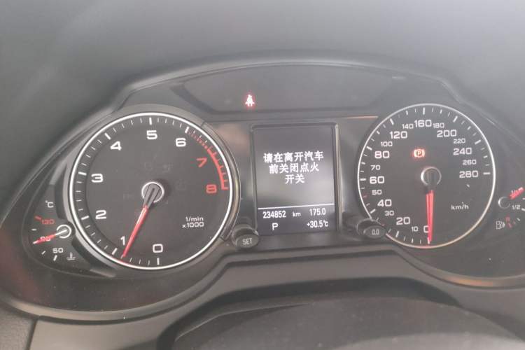 Used Audi Q5 2015 40 TFSI Comfort Model Instrument Cluster