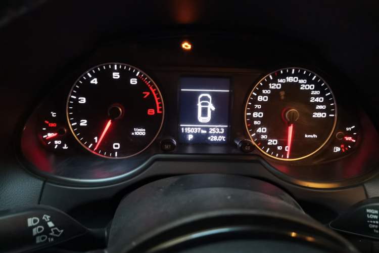 Used Audi Q5 2015 40 TFSI Technology Edition Instrument Cluster
