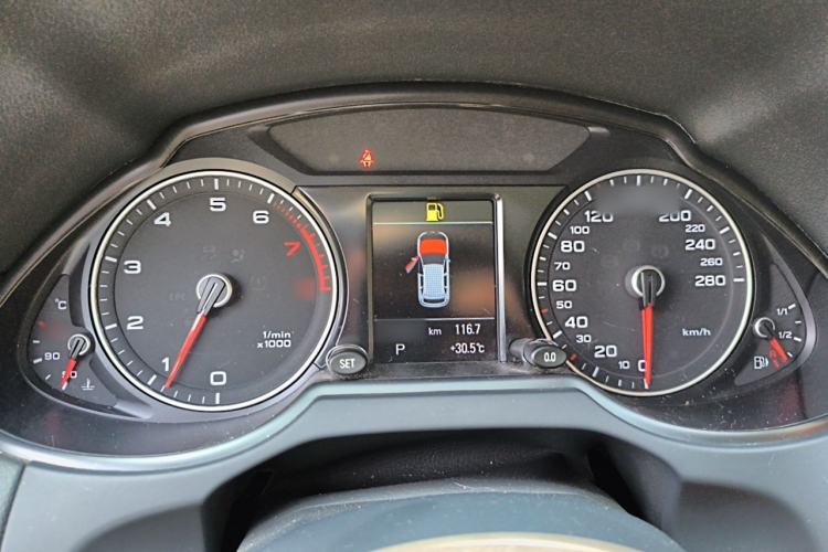 Used Audi Q5 2015 40 TFSI Comfort Model Instrument Cluster