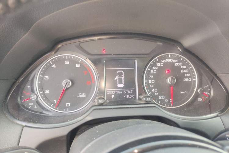 Used Audi Q5 2015 40 TFSI Technology Edition Instrument Cluster