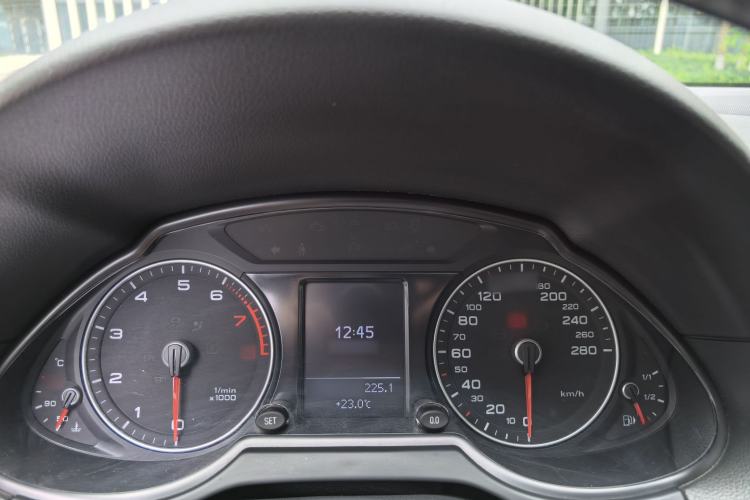 Used Audi Q5 2015 40 TFSI Technology Edition Instrument Cluster