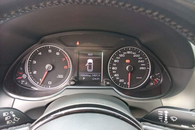 Used Audi Q5 2015 40 TFSI Technology Edition Instrument Cluster
