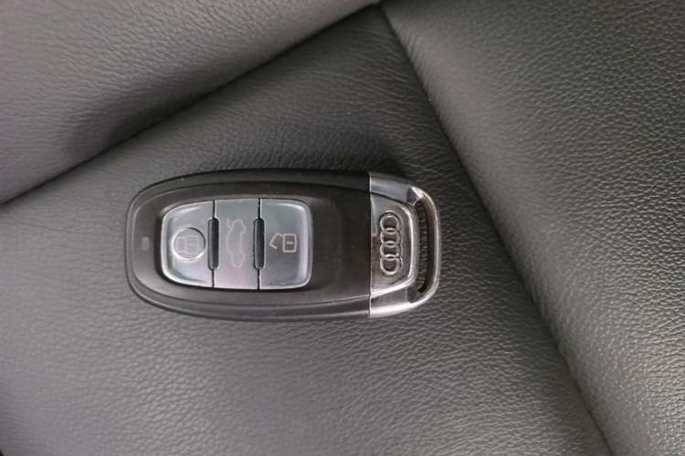 Used Audi Q5 2015 40 TFSI Trendy Edition Interior 1