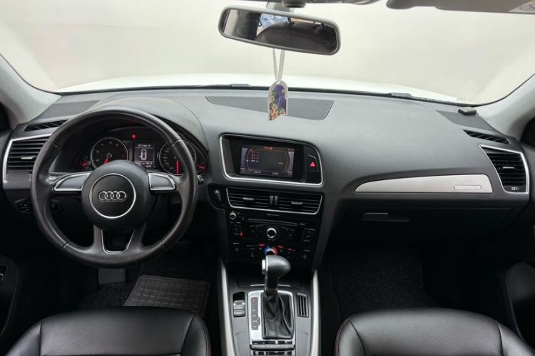 Used Audi Q5 2015 40 TFSI Trendy Edition Interior 1