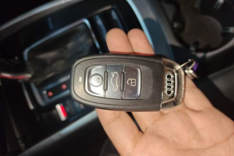 Used Audi Q5 2015 40 TFSI Technology Edition Interior 1