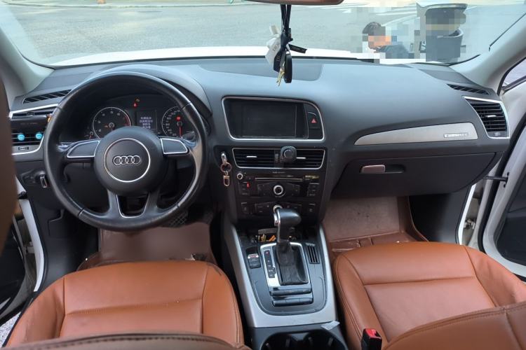 Used Audi Q5 2015 40 TFSI Trendy Edition Interior 2