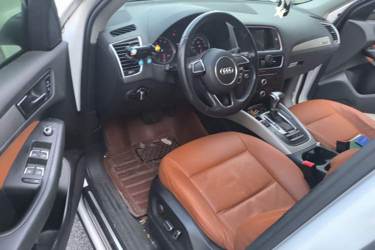 Used Audi Q5 2015 40 TFSI Trendy Edition Interior 3
