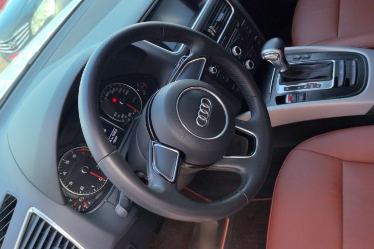Used Audi Q5 2015 40 TFSI Trendy Edition Interior 3