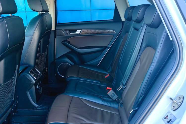 Used Audi Q5 2015 40 TFSI Comfort Model Interior 3