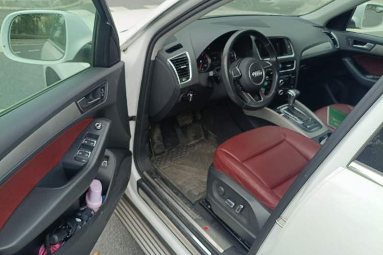 Used Audi Q5 2015 40 TFSI Trendy Edition Interior 3