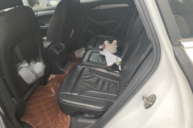 Used Audi Q5 2015 40 TFSI Technology Edition Interior 4