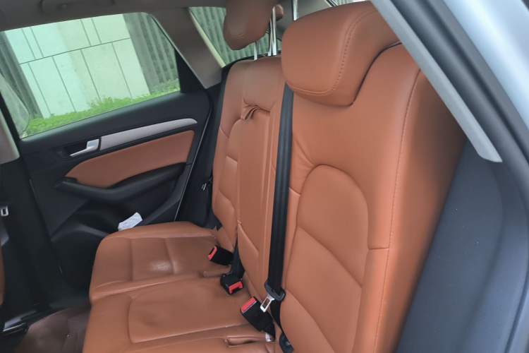 Used Audi Q5 2015 40 TFSI Trendy Edition Interior 4
