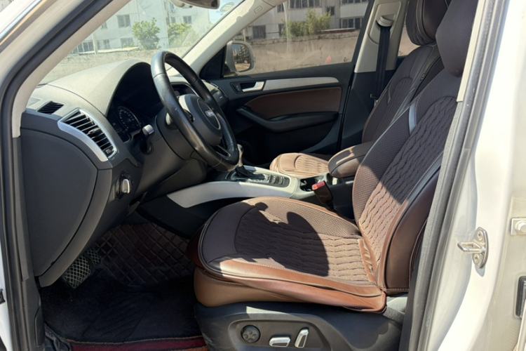 Used Audi Q5 2015 40 TFSI Trendy Edition Interior 4