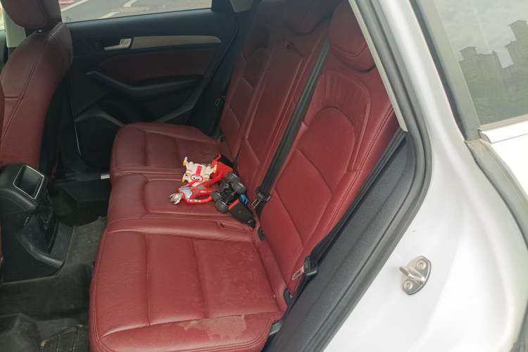 Used Audi Q5 2015 40 TFSI Trendy Edition Interior 4
