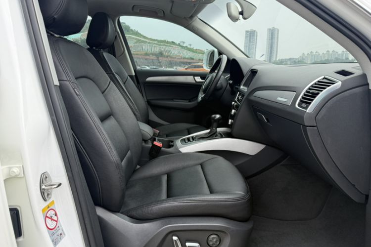 Used Audi Q5 2015 40 TFSI Trendy Edition Interior 4