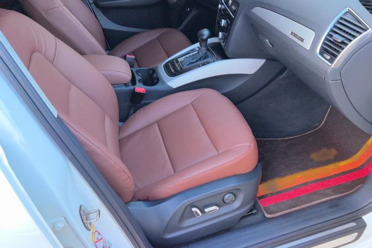 Used Audi Q5 2015 40 TFSI Trendy Edition Interior 6