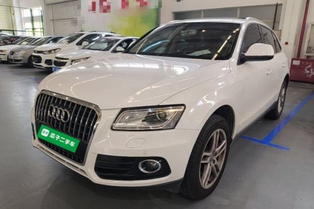 Ojetý Audi Q5 2015 40 TFSI Comfort Model