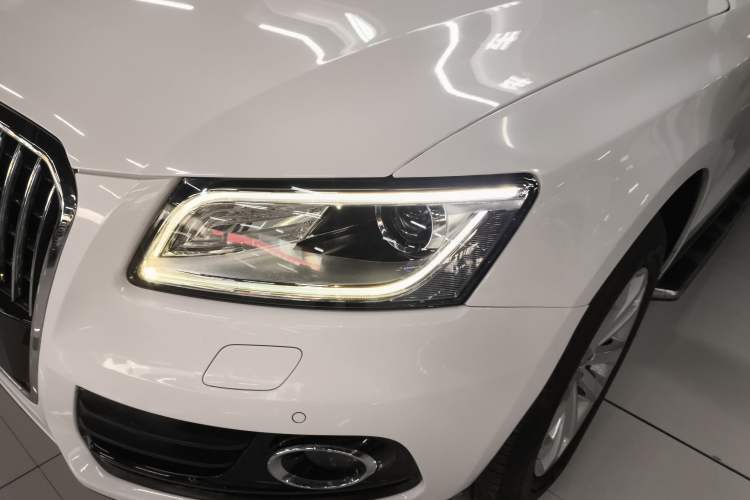 Used Audi Q5 2015 40 TFSI Technology Edition Left Front Headlight