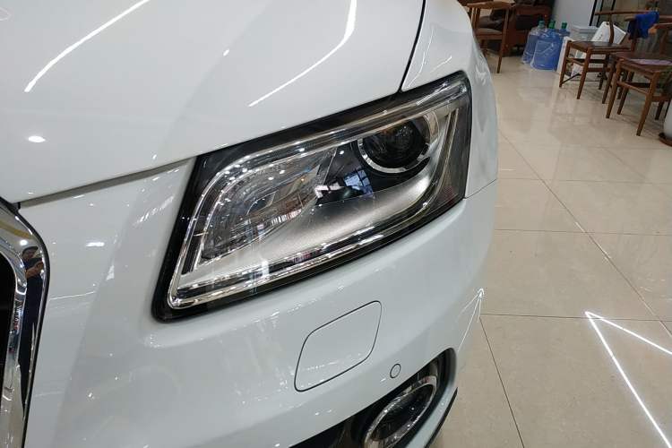 Used Audi Q5 2015 40 TFSI Comfort Model Left Front Headlight