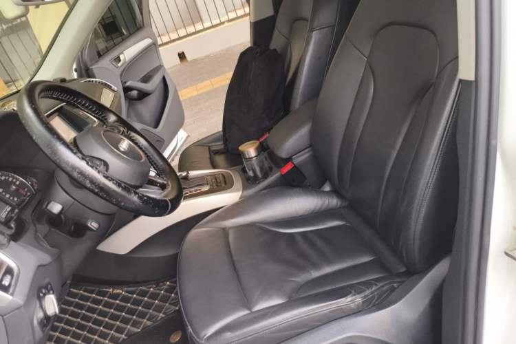 Used Audi Q5 2015 40 TFSI Technology Edition Left Front Seat