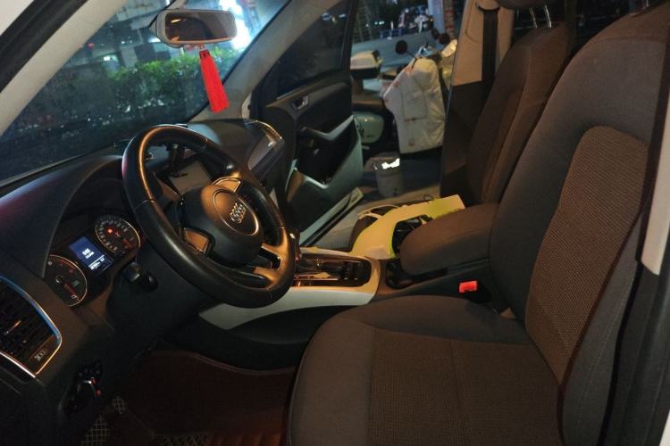 Used Audi Q5 2015 40 TFSI Trendy Edition Left Front Seat