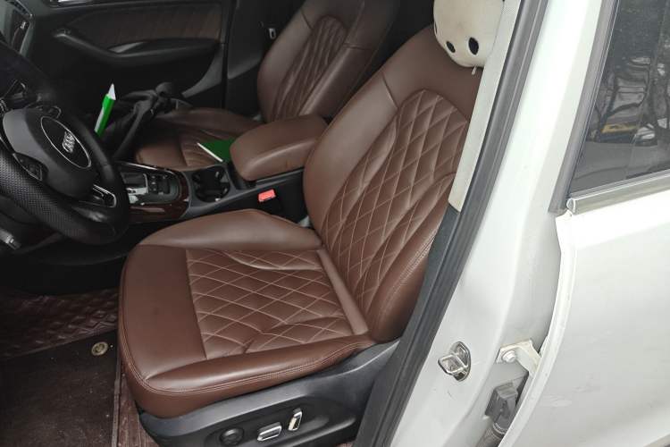 Used Audi Q5 2015 40 TFSI Technology Edition Left Front Seat