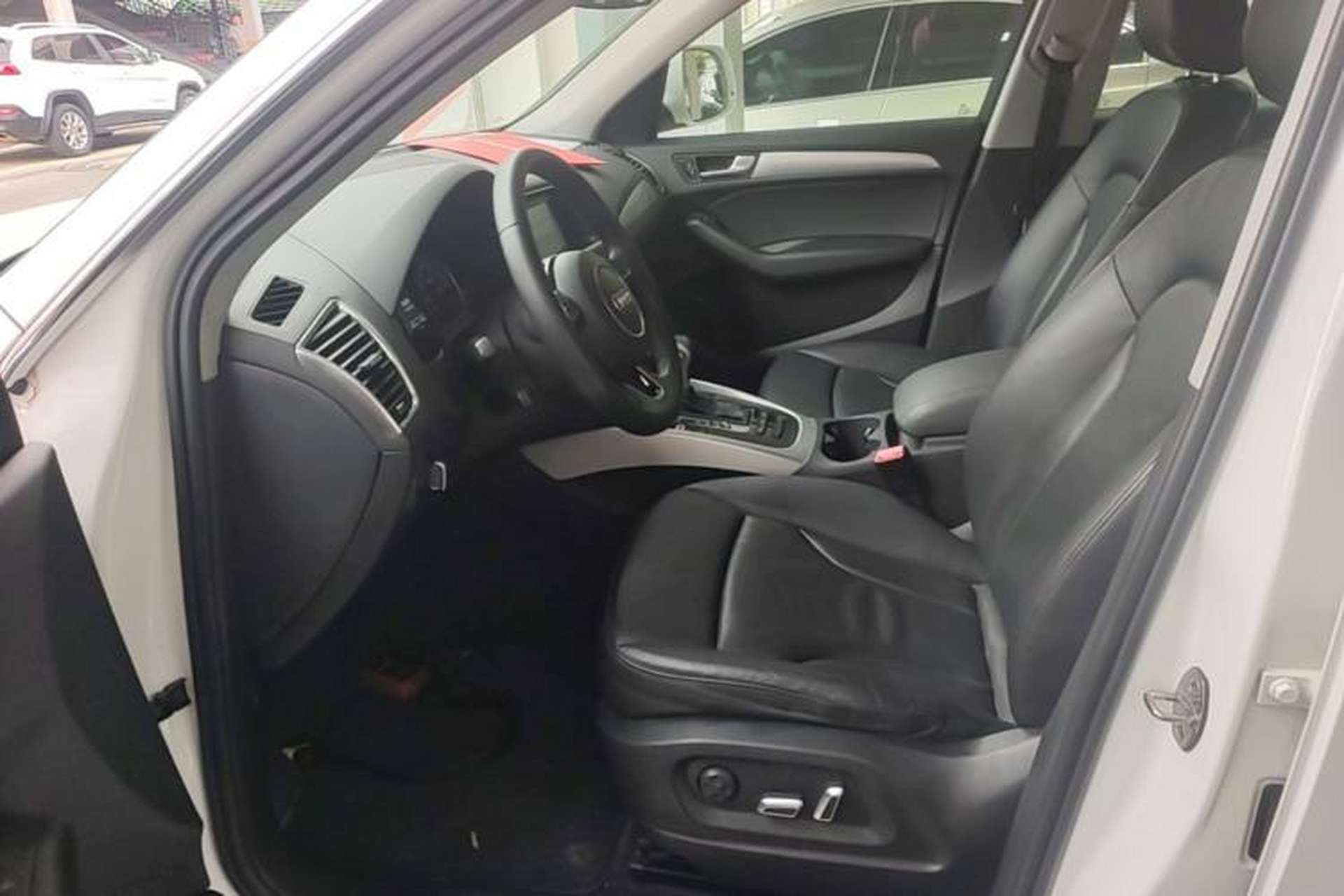 Used Audi Q5 2015 40 TFSI Technology Edition Left Front Seat