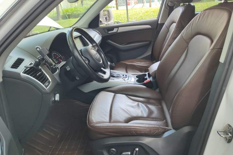 Used Audi Q5 2015 40 TFSI Technology Edition Left Front Seat