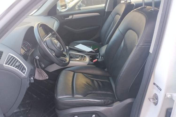 Used Audi Q5 2015 40 TFSI Technology Edition Left Front Seat