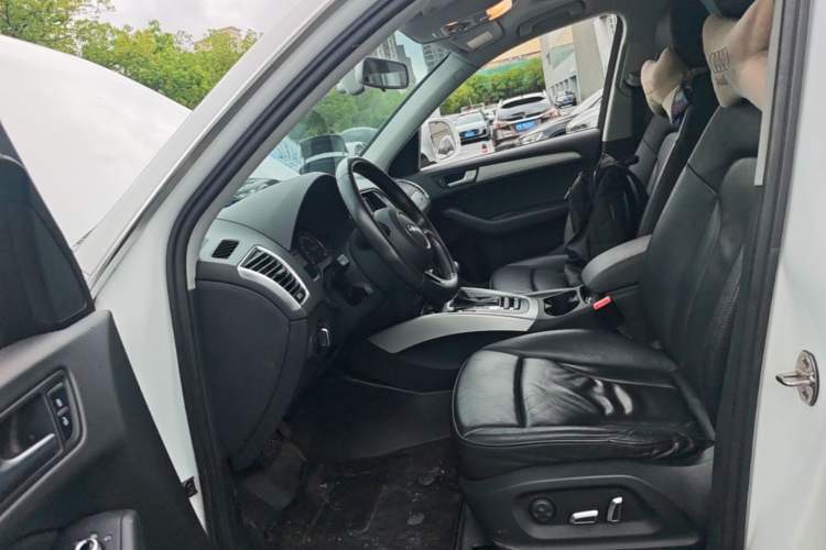 Used Audi Q5 2015 40 TFSI Technology Edition Left Front Seat