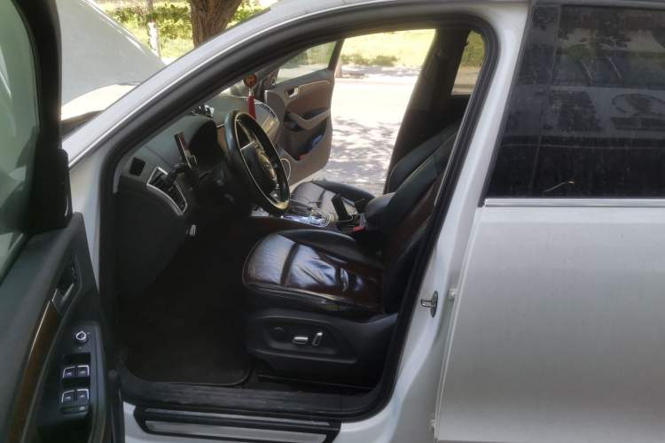 Used Audi Q5 2015 40 TFSI Comfort Model Left Front Seat