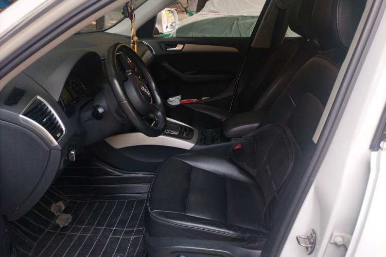 Used Audi Q5 2015 40 TFSI Trendy Edition Left Front Seat