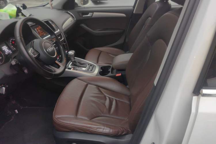 Used Audi Q5 2015 40 TFSI Technology Edition Left Front Seat