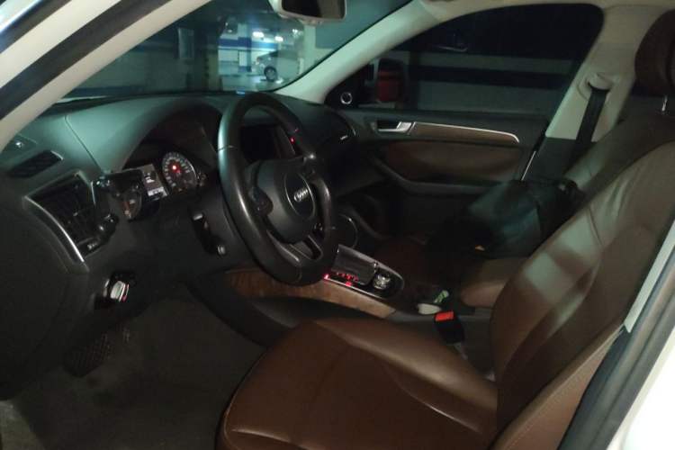 Used Audi Q5 2015 40 TFSI Comfort Model Left Front Seat