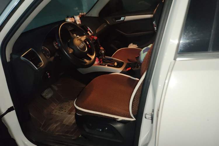 Used Audi Q5 2015 40 TFSI Trendy Edition Left Front Seat