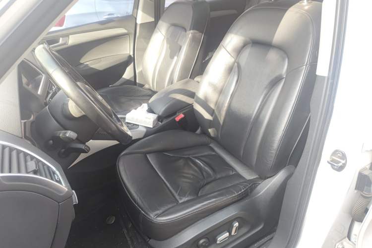 Used Audi Q5 2015 40 TFSI Technology Edition Left Front Seat