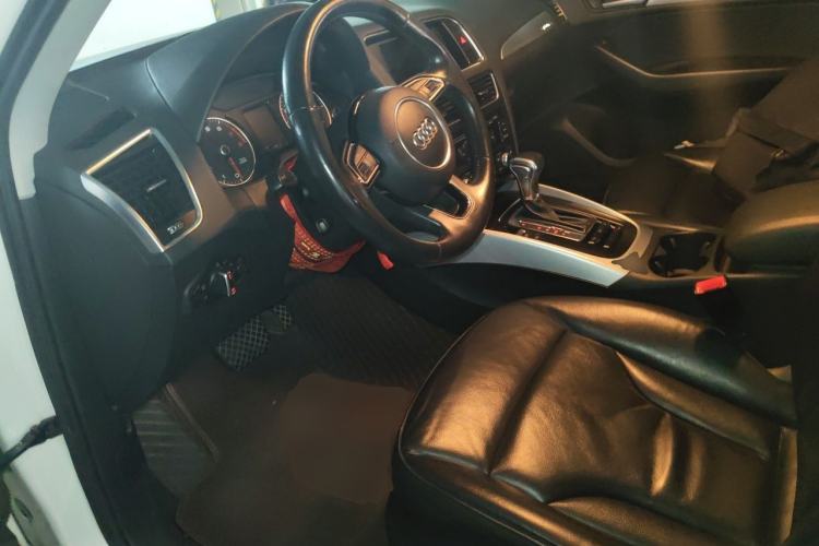 Used Audi Q5 2015 40 TFSI Technology Edition Left Front Seat