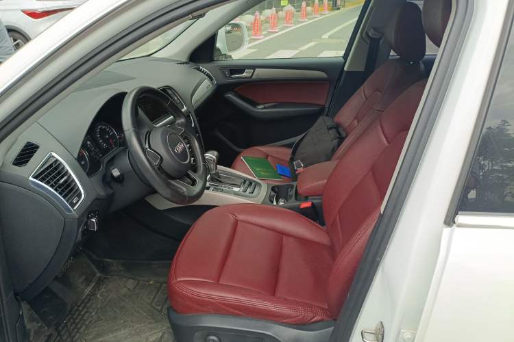 Used Audi Q5 2015 40 TFSI Trendy Edition Left Front Seat