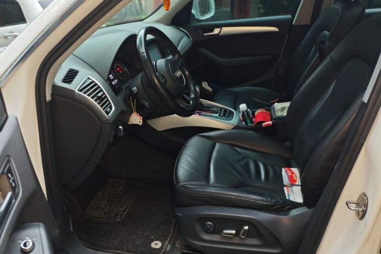 Used Audi Q5 2015 40 TFSI Technology Edition Left Front Seat