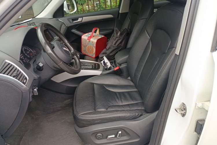 Used Audi Q5 2015 40 TFSI Trendy Edition Left Front Seat