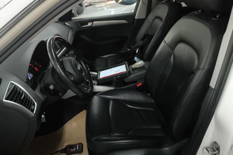 Used Audi Q5 2015 40 TFSI Technology Edition Left Front Seat