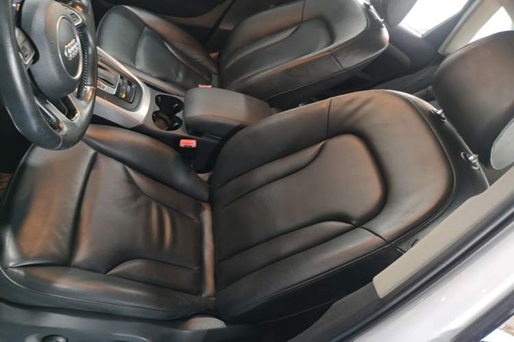 Used Audi Q5 2015 40 TFSI Technology Edition Left Front Seat