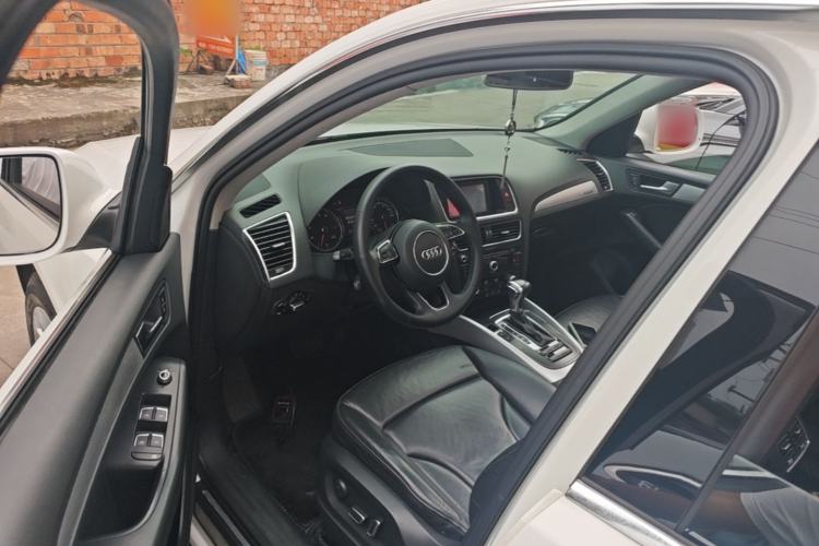 Used Audi Q5 2015 40 TFSI Technology Edition Left Front Seat