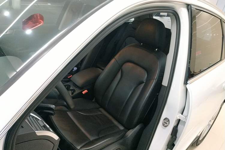 Used Audi Q5 2015 40 TFSI Comfort Model Left Front Seat