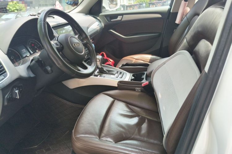 Used Audi Q5 2015 40 TFSI Technology Edition Left Front Seat