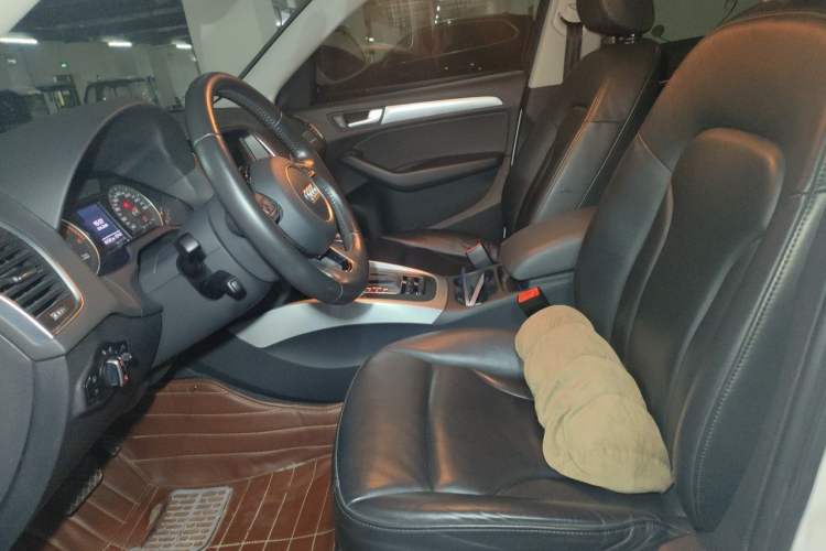 Used Audi Q5 2015 40 TFSI Technology Edition Left Front Seat
