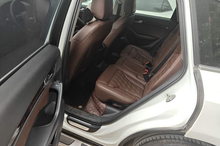 Used Audi Q5 2015 40 TFSI Technology Edition Left Rear Seat