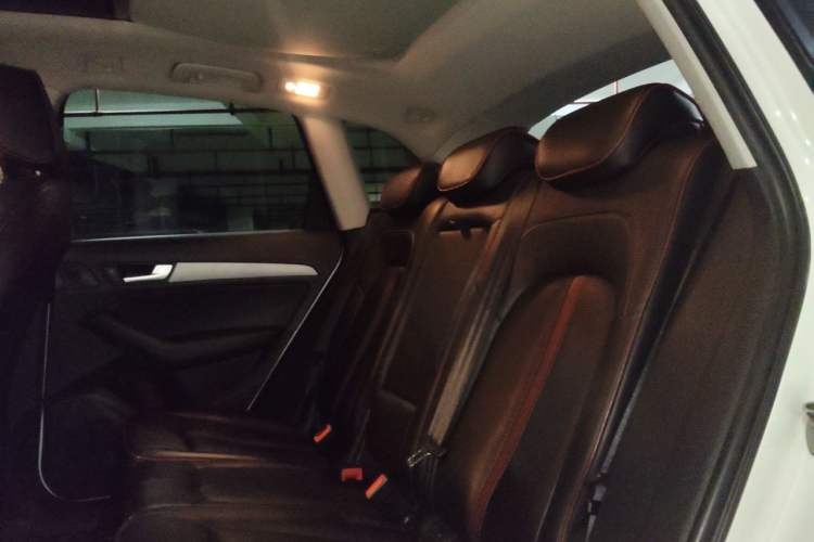 Used Audi Q5 2015 40 TFSI Technology Edition Left Rear Seat